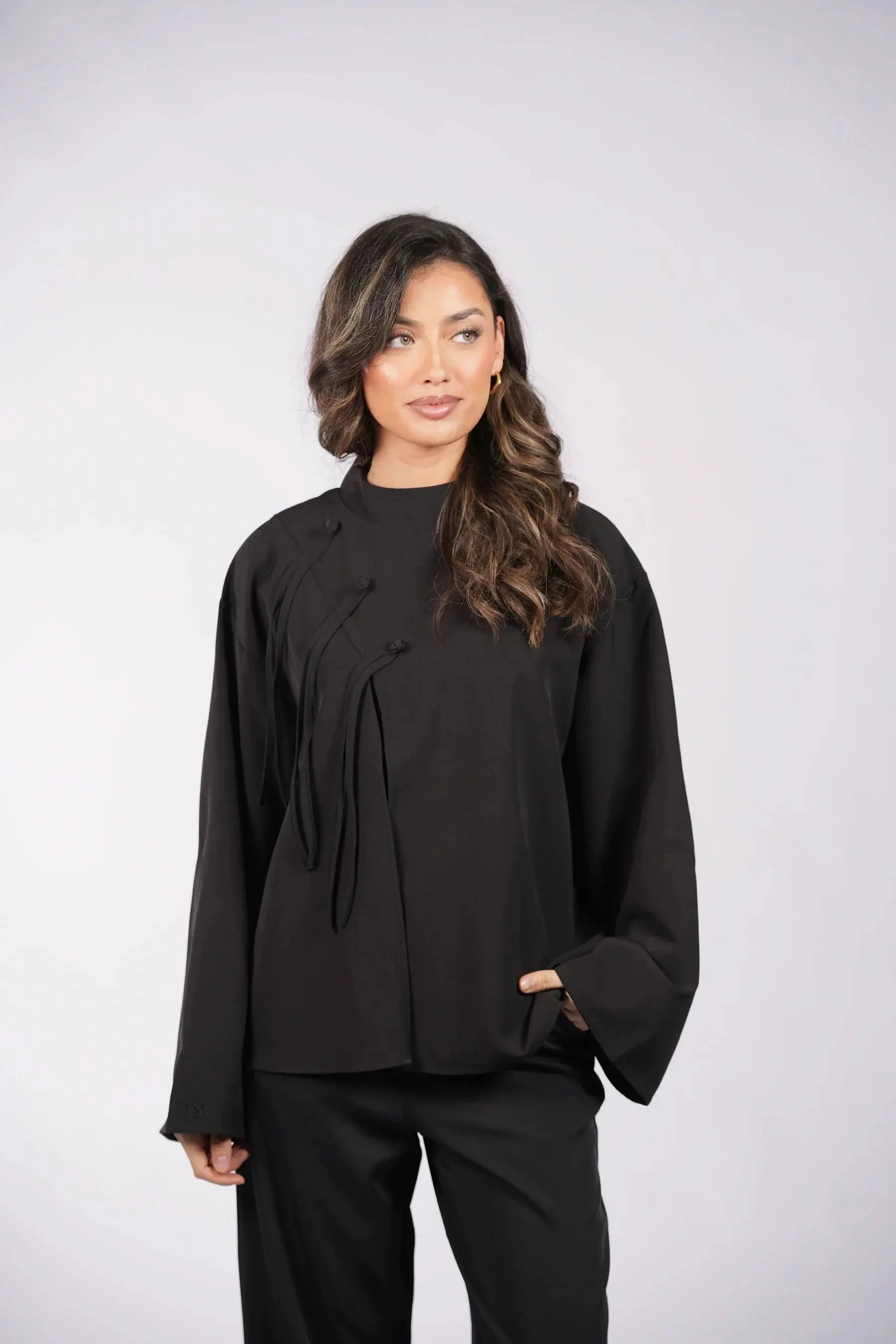 the legacy shirt - black Losyana.Shop