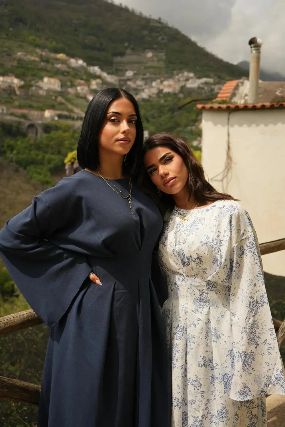 LA BALLEZA CORSET DRESS - NAVY Losyana.nl