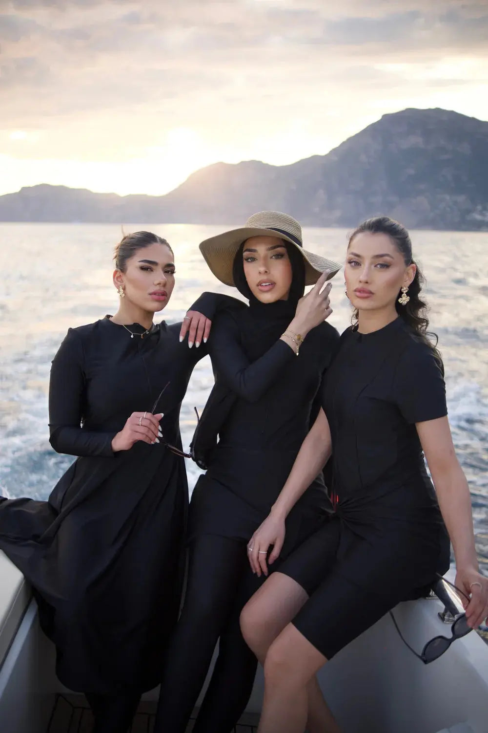 LUNA MARINA SET - BLACK Losyana.nl