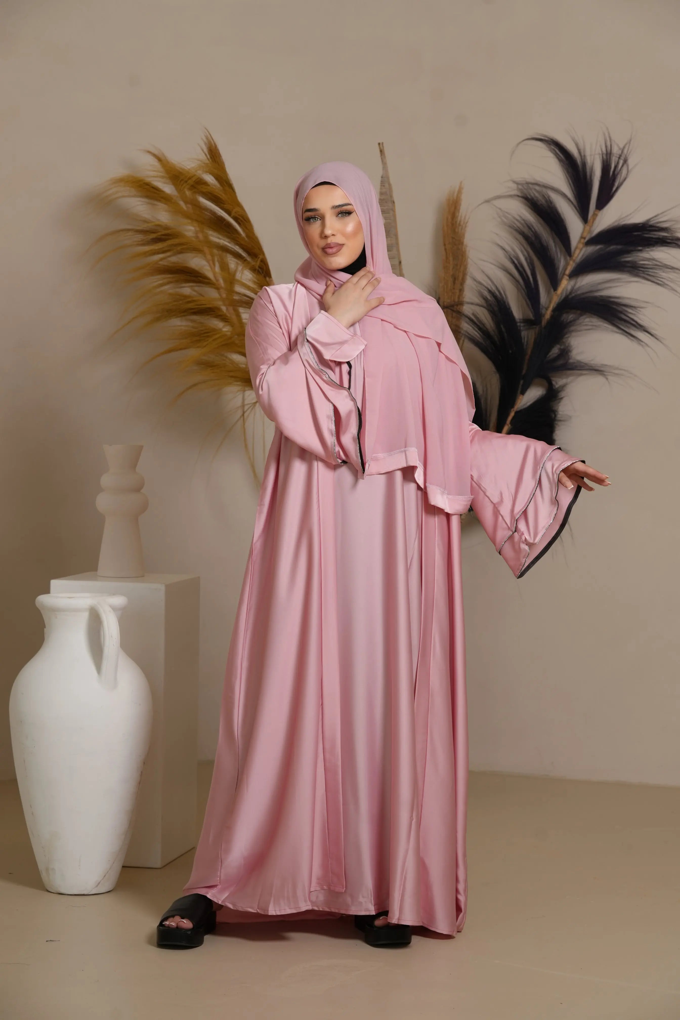 Wide arm abaya - Barbie Losyana.Shop