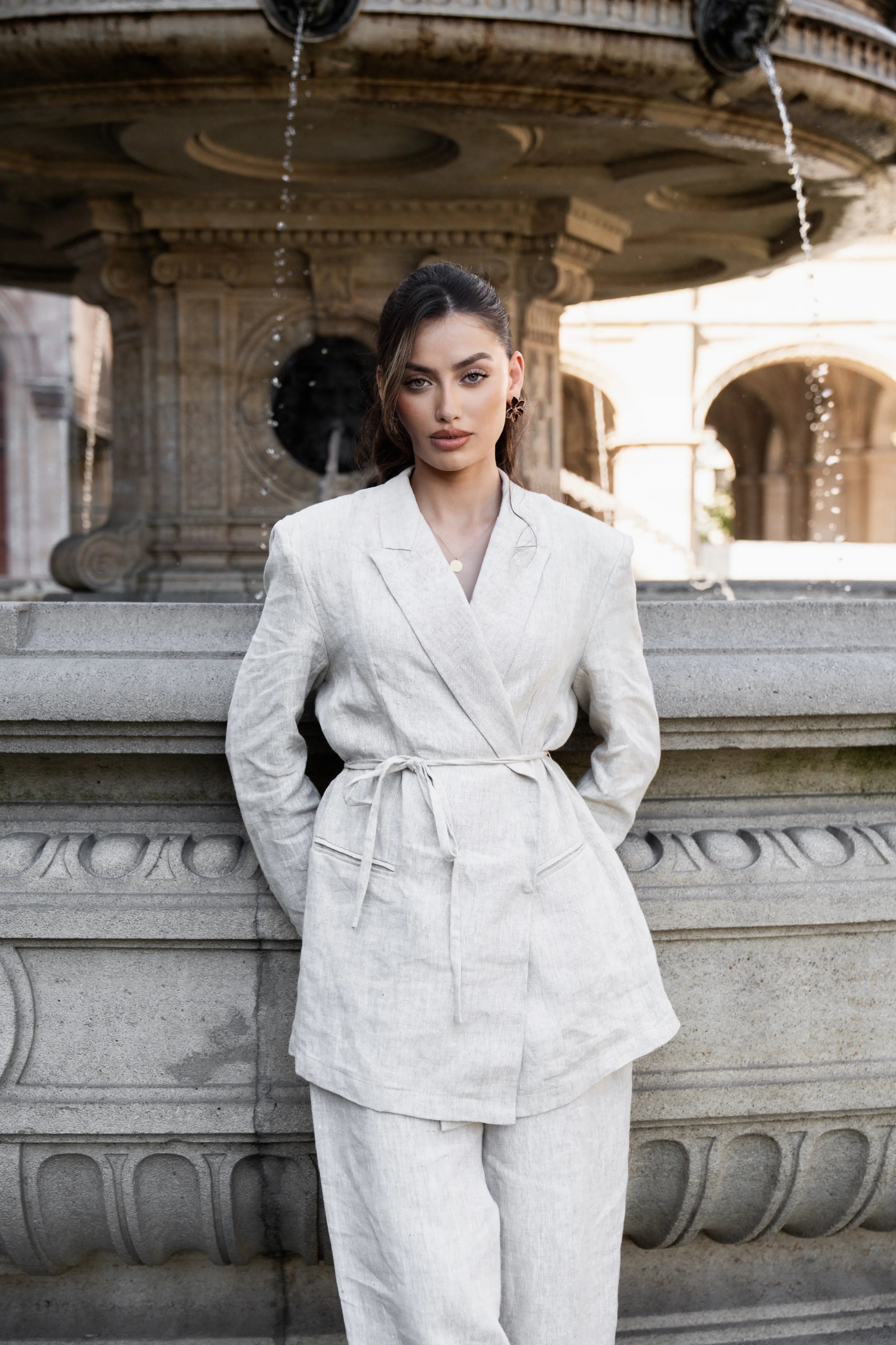 the premium linen blazer Losyana.Shop