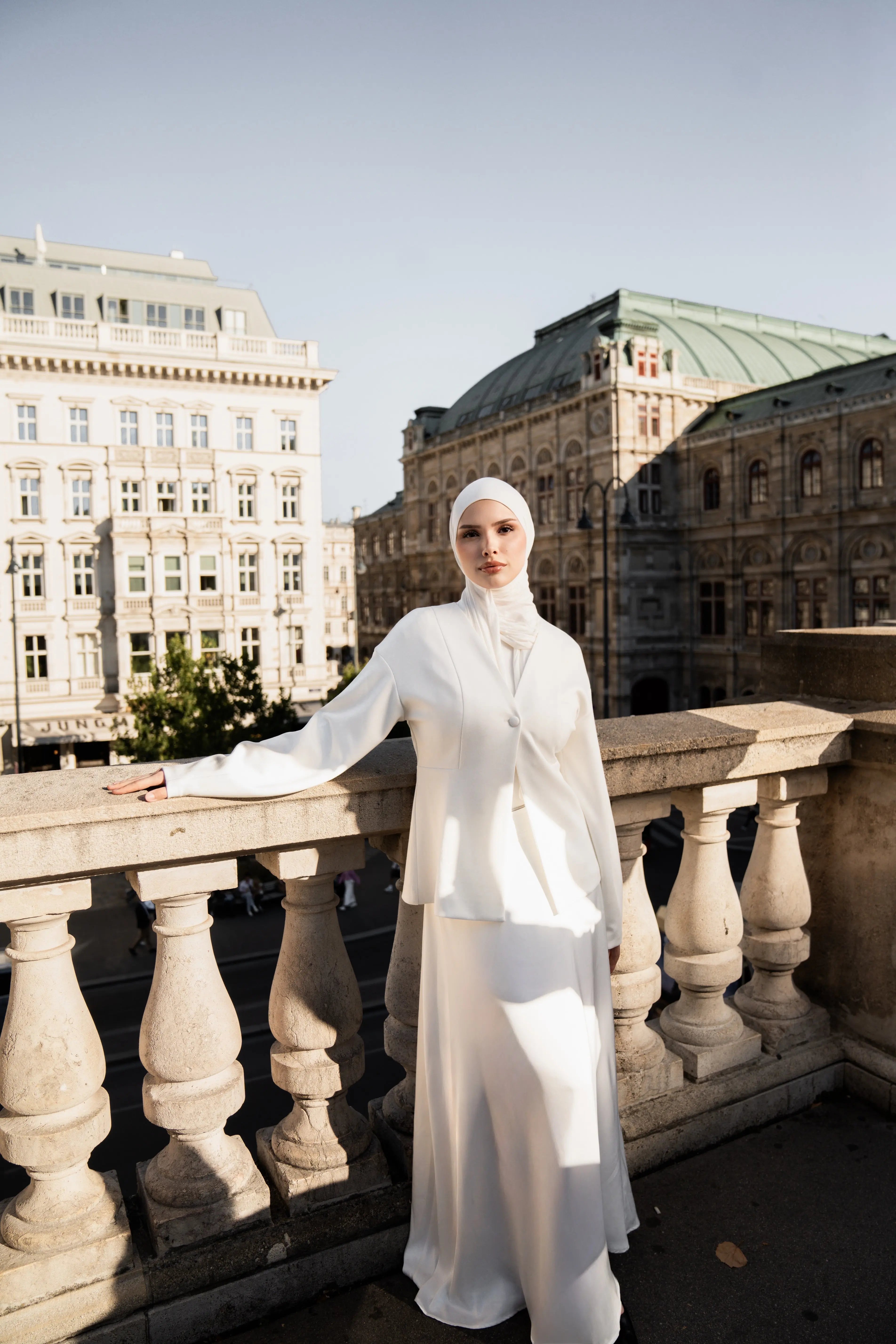 opera blazer - white Losyana.Shop