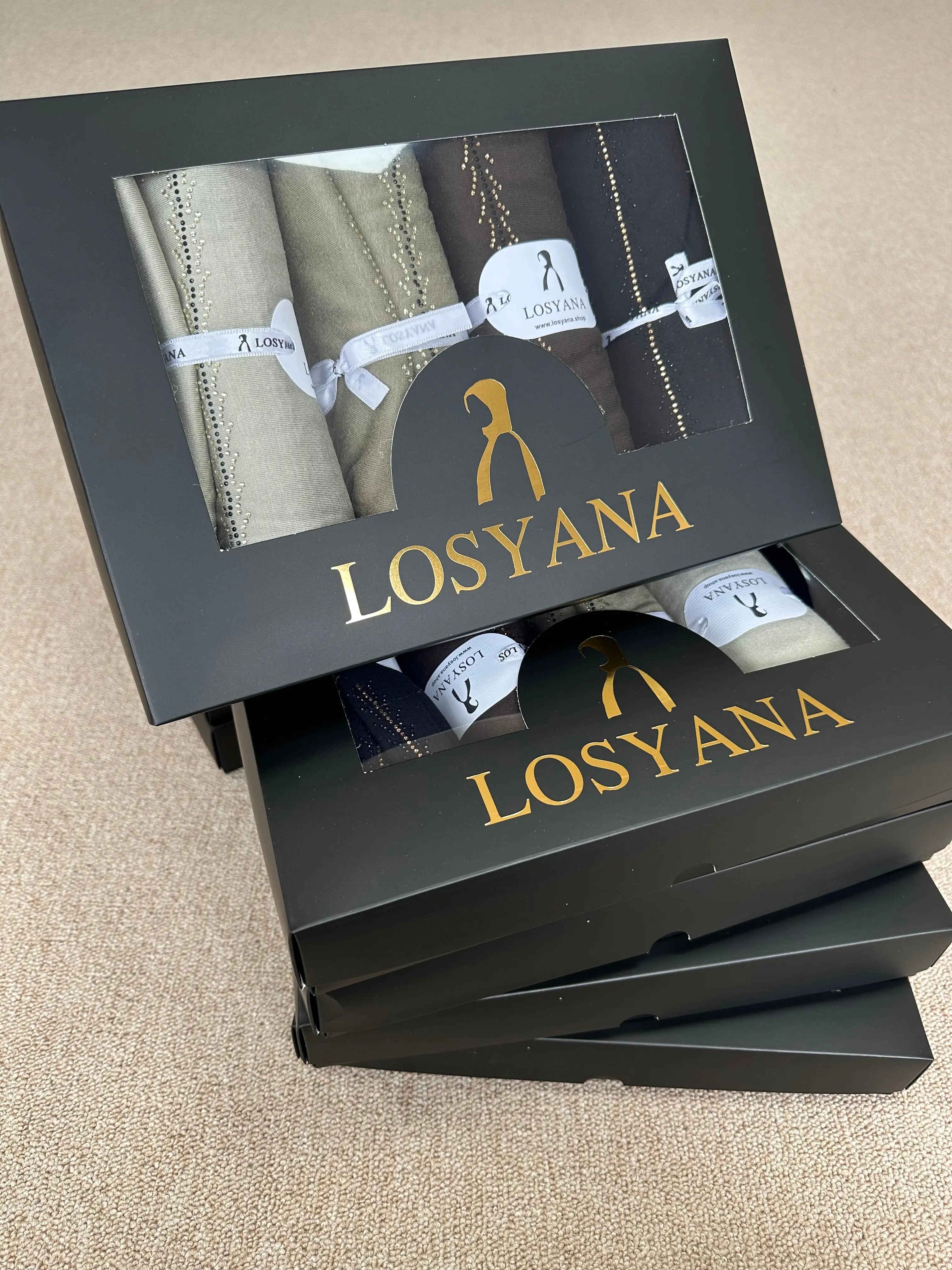 Box 2 : Forrest Losyana