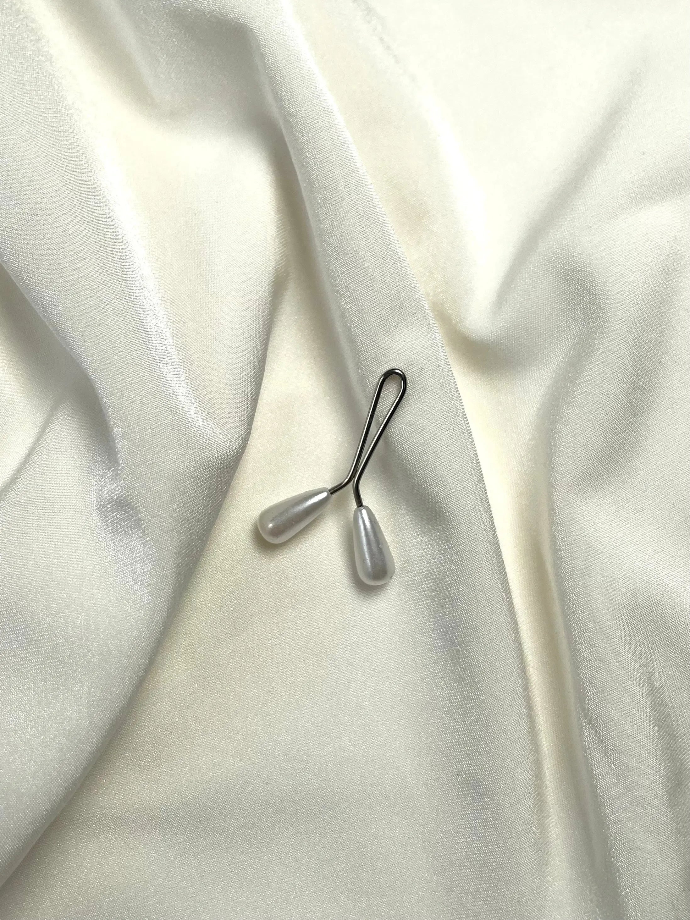 Hijab clip - white pearl Losyana.Shop