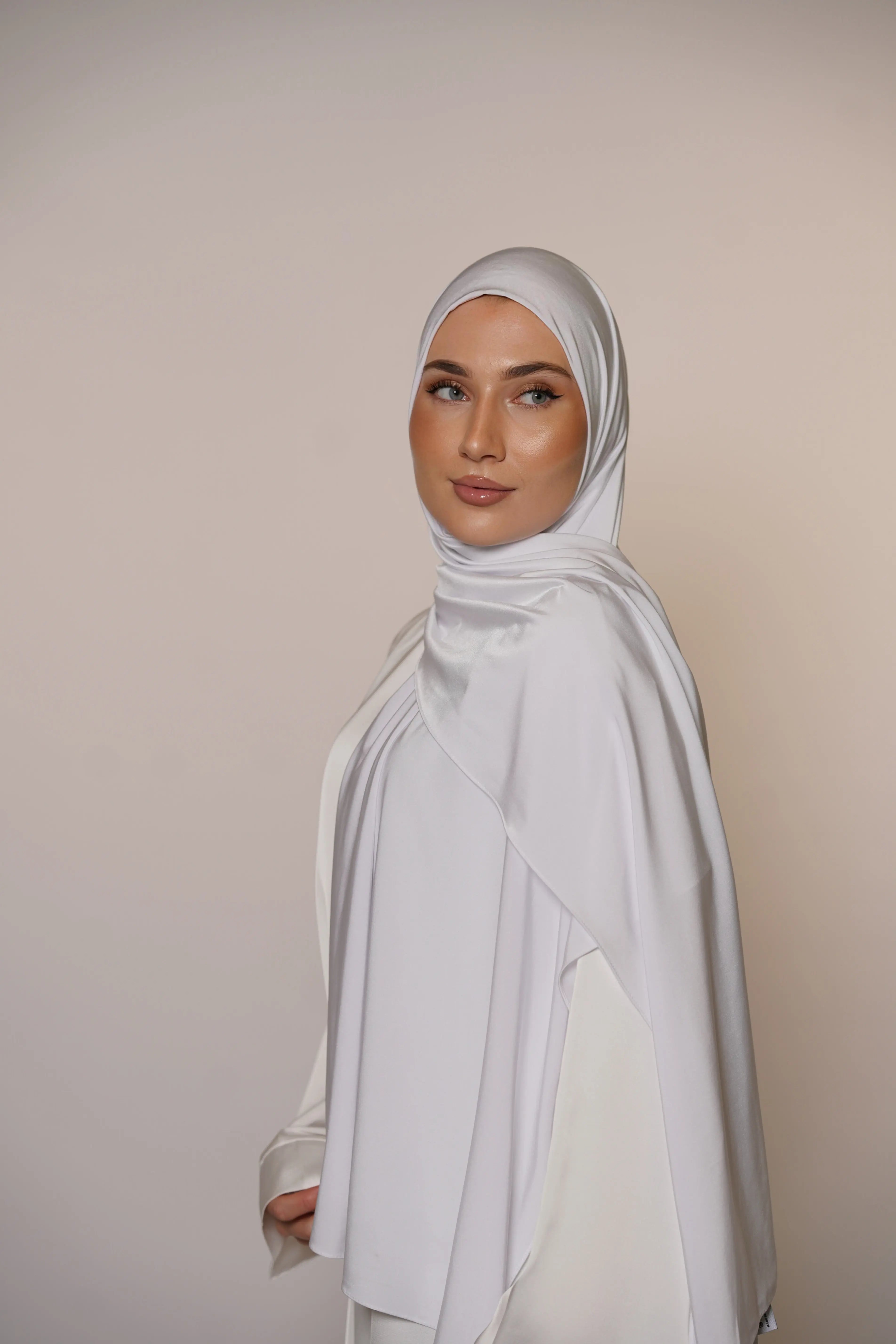 Satin Premium Jersey - white Losyana.Shop