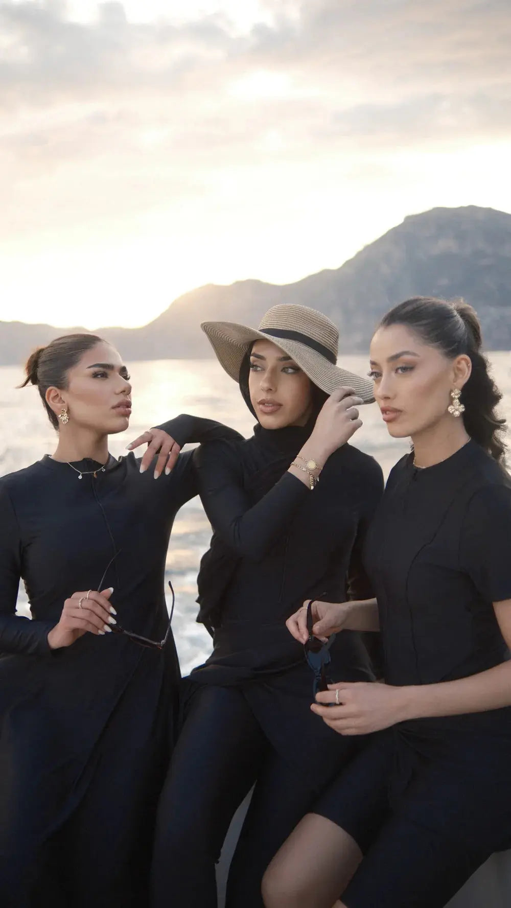 AZZURRA SET - BLACK Losyana.nl